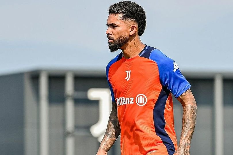 Bukan Man United, Klub Ini Justru Bisa Salip di Tikungan untuk Dapatkan Douglas Luiz